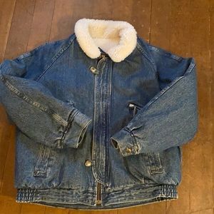 Vintage Levis Denim ZIP Up Jacket Sherpa Lined *** upcycled on the back.